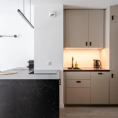 Rentplanet - Apartament Madalinskiego