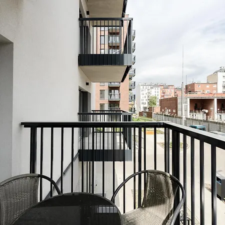 Apartmán Rentplanet - Apartament Madalinskiego