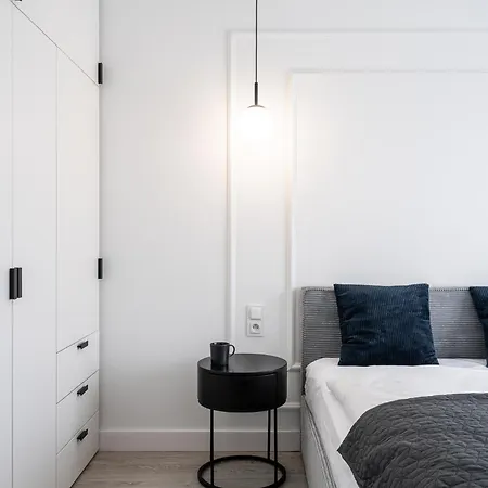 Apartmán Rentplanet - Apartament Madalinskiego *